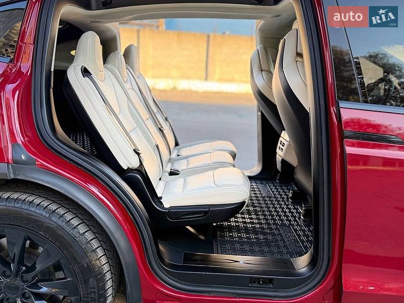 Внедорожник / Кроссовер Tesla Model X 2017 в Золочеве