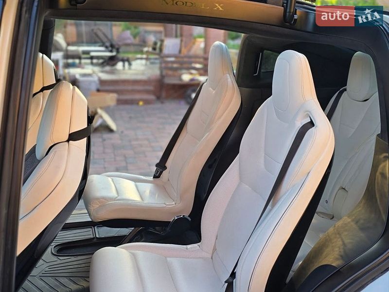 Внедорожник / Кроссовер Tesla Model X 2016 в Кременчуге