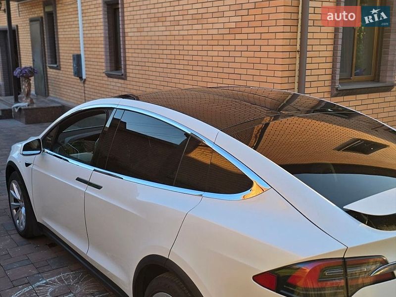 Внедорожник / Кроссовер Tesla Model X 2016 в Кременчуге