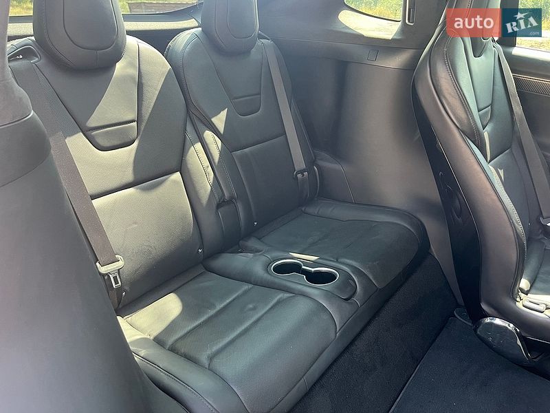Внедорожник / Кроссовер Tesla Model X 2016 в Саврани
