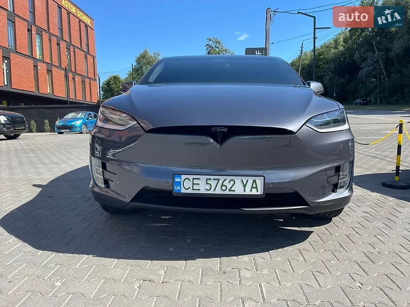 Tesla Model X 2019