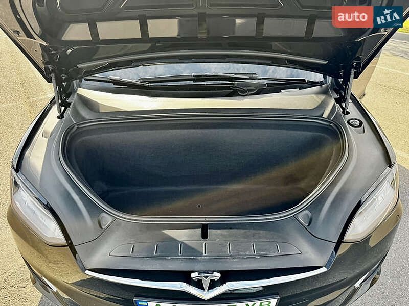 Позашляховик / Кросовер Tesla Model X 2018 в Києві фото 5 Позашляховик / Кросовер Tesla Model X 2018 в Києві