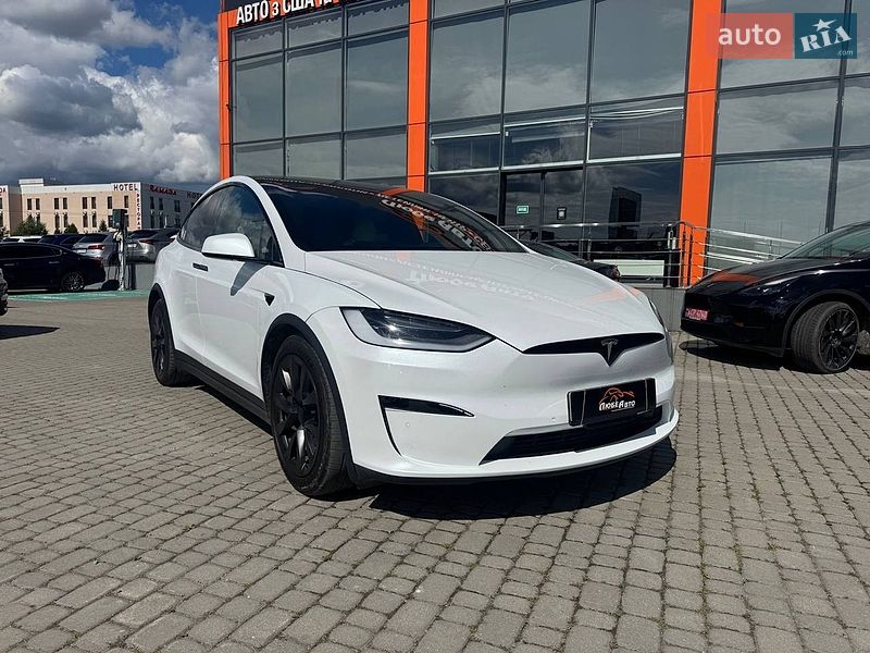 Tesla Model X 2022