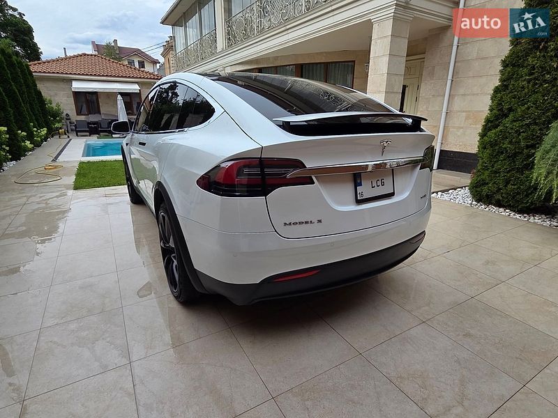 Позашляховик / Кросовер Tesla Model X 2017 в Одесі