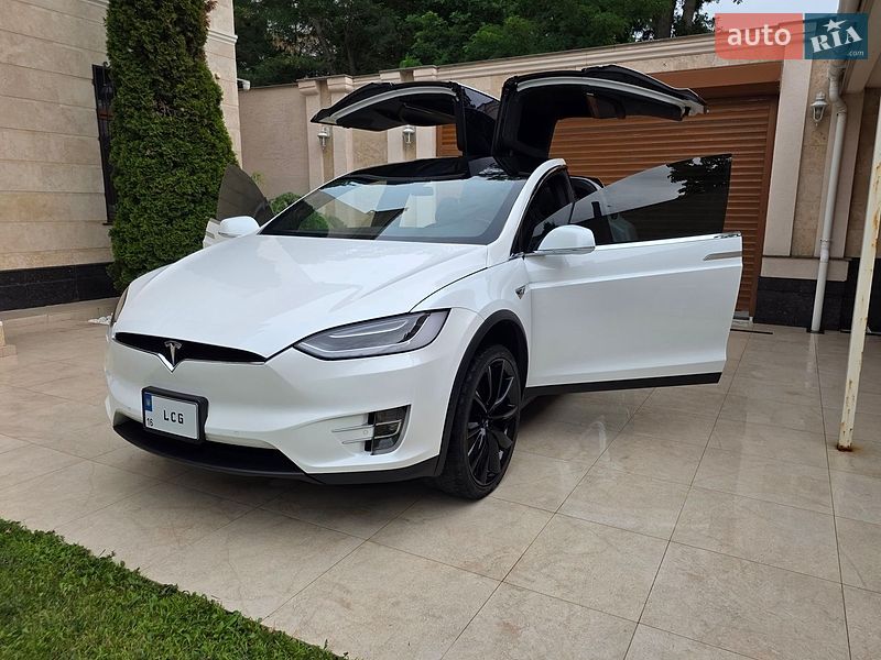 Позашляховик / Кросовер Tesla Model X 2017 в Одесі
