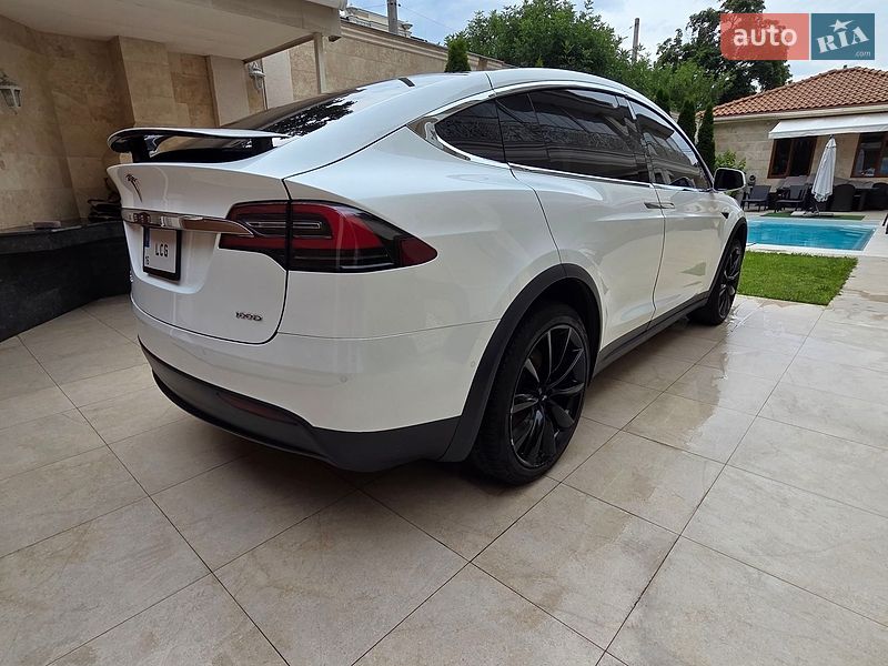 Позашляховик / Кросовер Tesla Model X 2017 в Одесі