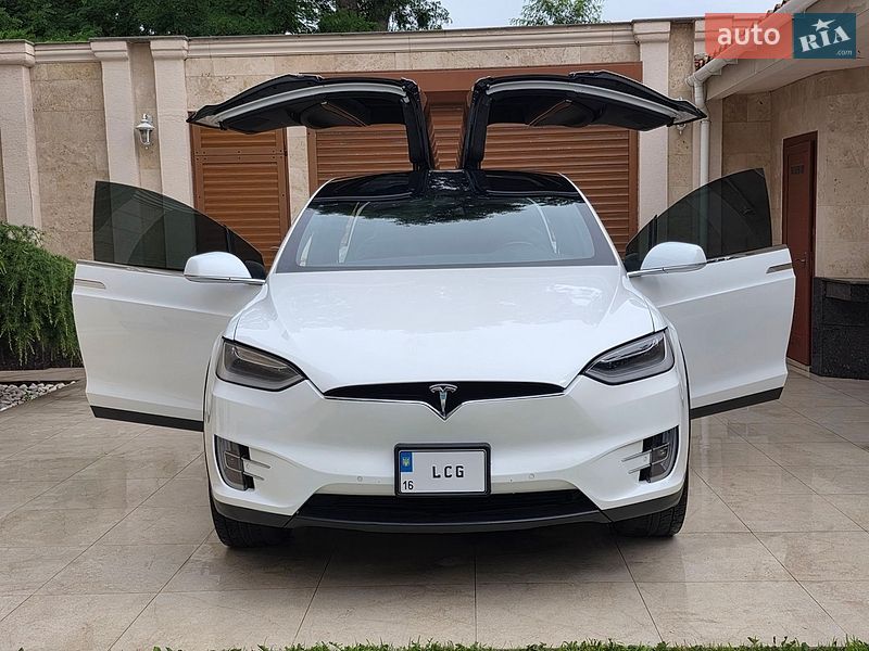 Позашляховик / Кросовер Tesla Model X 2017 в Одесі