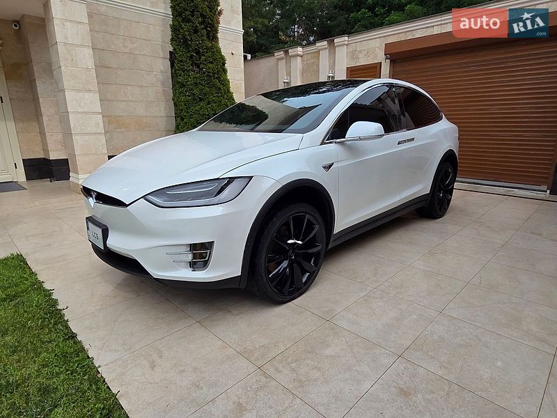 Позашляховик / Кросовер Tesla Model X 2017 в Одесі