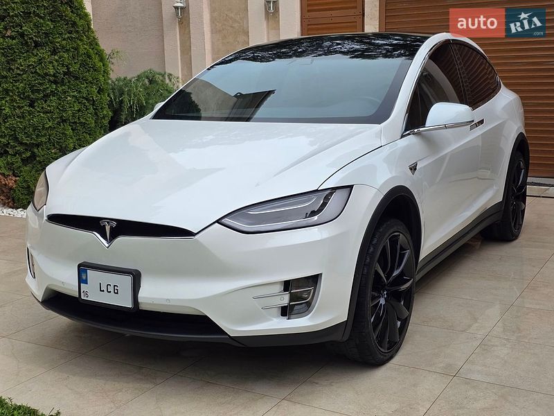 Позашляховик / Кросовер Tesla Model X 2017 в Одесі