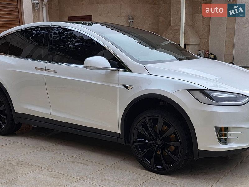 Позашляховик / Кросовер Tesla Model X 2017 в Одесі