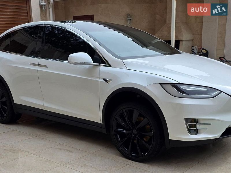 Позашляховик / Кросовер Tesla Model X 2017 в Одесі
