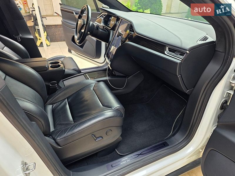 Позашляховик / Кросовер Tesla Model X 2017 в Одесі