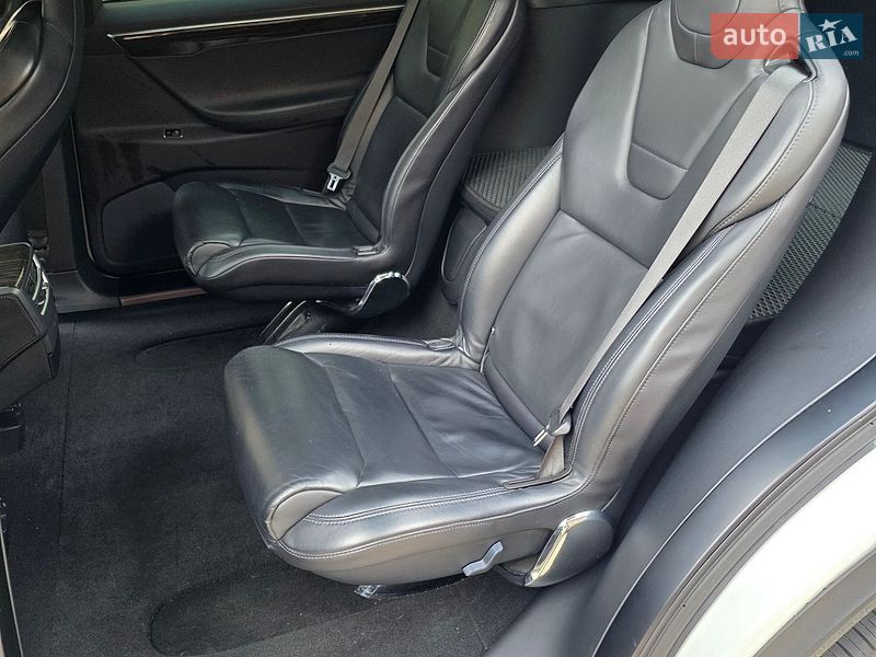 Позашляховик / Кросовер Tesla Model X 2017 в Одесі