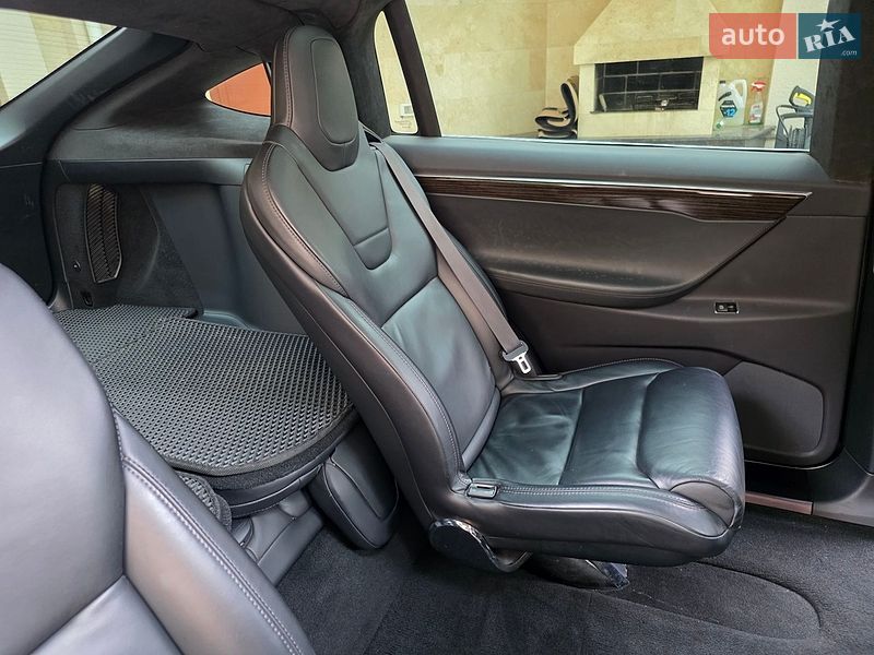 Позашляховик / Кросовер Tesla Model X 2017 в Одесі