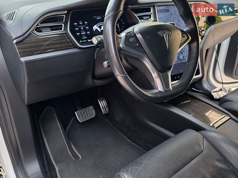 Позашляховик / Кросовер Tesla Model X 2017 в Одесі