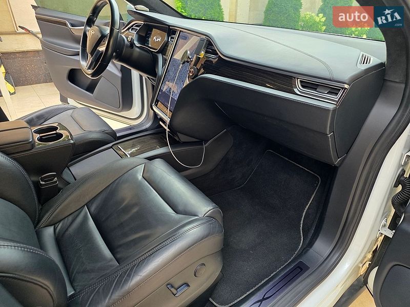 Позашляховик / Кросовер Tesla Model X 2017 в Одесі