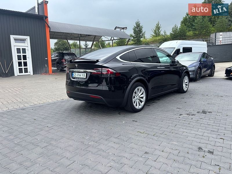 Внедорожник / Кроссовер Tesla Model X 2017 в Черновцах