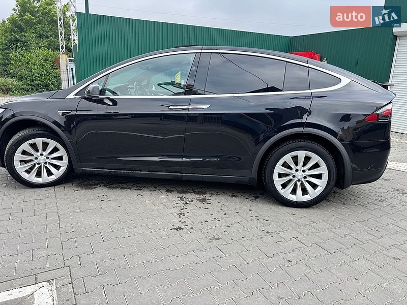 Позашляховик / Кросовер Tesla Model X 2017 в Чернівцях фото 7 Позашляховик / Кросовер Tesla Model X 2017 в Чернівцях