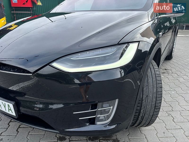 Внедорожник / Кроссовер Tesla Model X 2017 в Черновцах