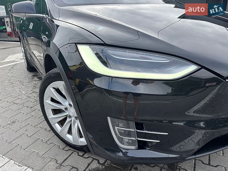 Внедорожник / Кроссовер Tesla Model X 2017 в Черновцах