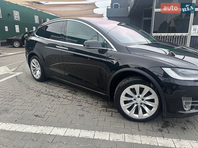 Позашляховик / Кросовер Tesla Model X 2017 в Чернівцях фото 23 Позашляховик / Кросовер Tesla Model X 2017 в Чернівцях