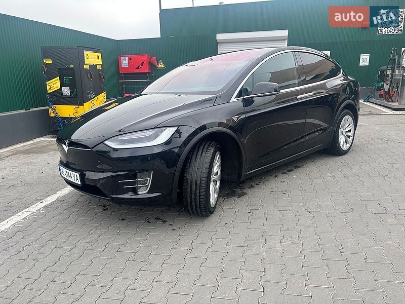 Внедорожник / Кроссовер Tesla Model X 2017 в Черновцах