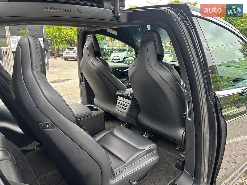 Внедорожник / Кроссовер Tesla Model X 2017 в Черновцах