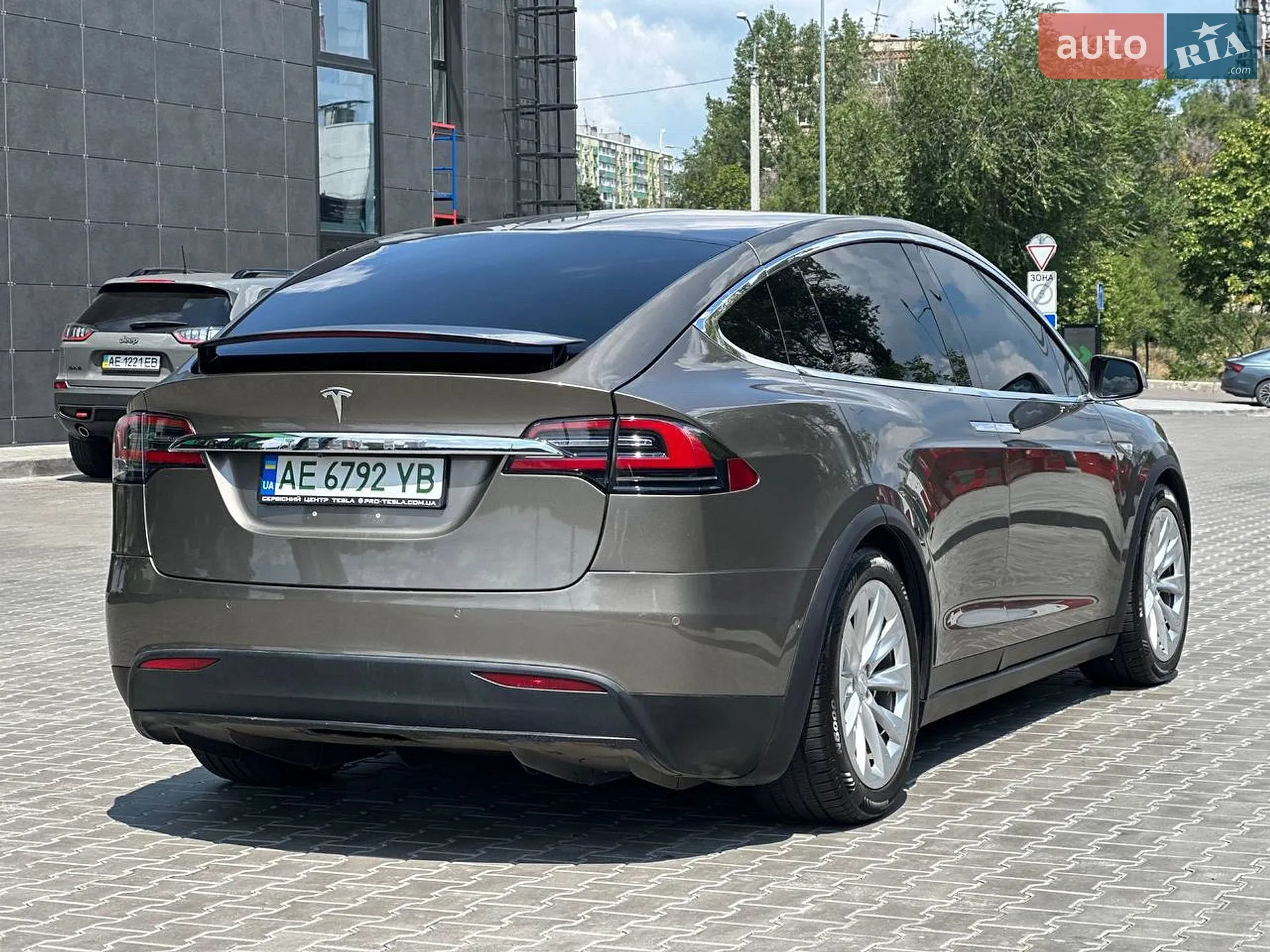 2016 Tesla Model X - мініатюра 4