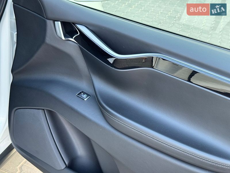 Позашляховик / Кросовер Tesla Model X 2018 в Одесі