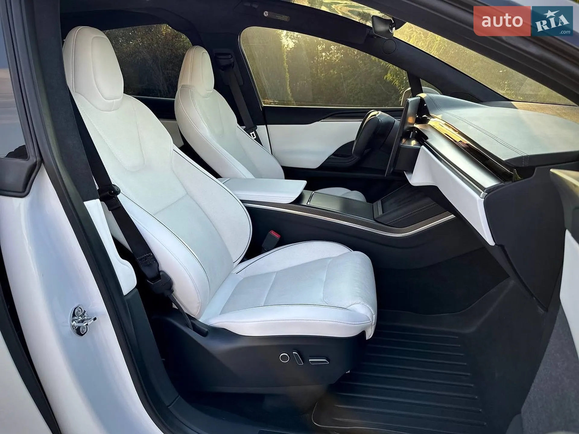 2022 Tesla Model X - мініатюра 20