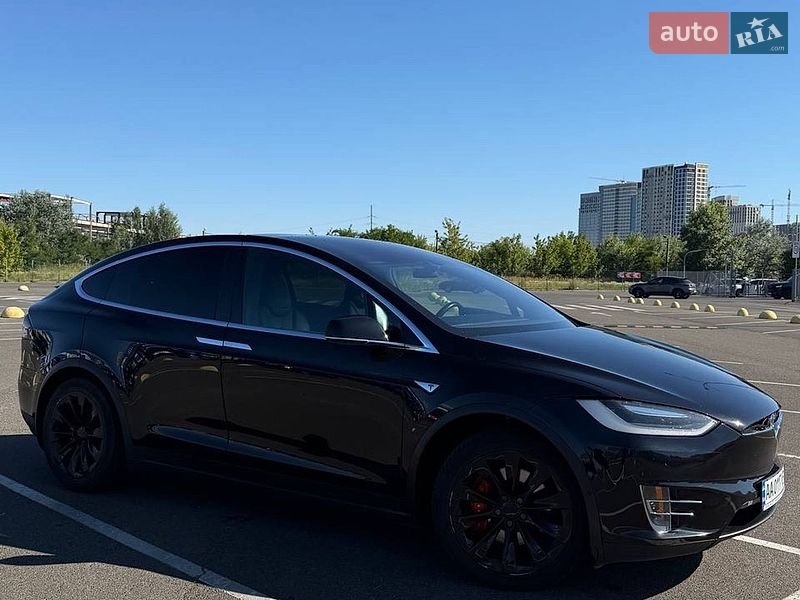 Позашляховик / Кросовер Tesla Model X 2016 в Києві