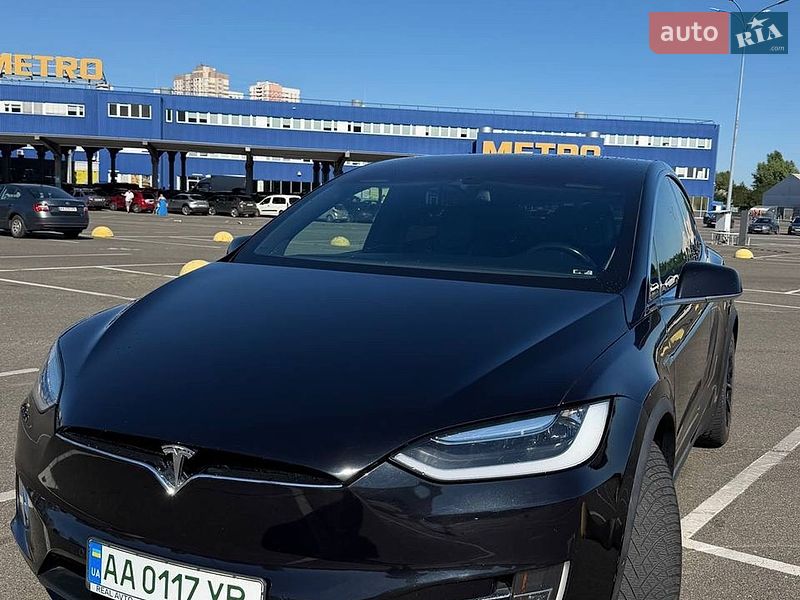 Позашляховик / Кросовер Tesla Model X 2016 в Києві