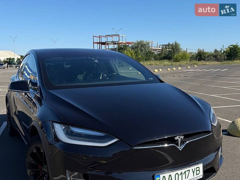 Позашляховик / Кросовер Tesla Model X 2016 в Києві