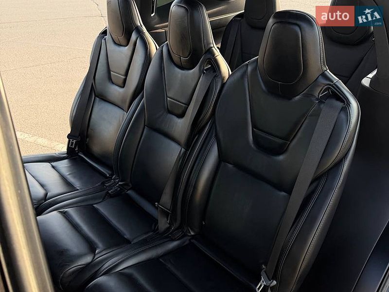 Позашляховик / Кросовер Tesla Model X 2016 в Києві