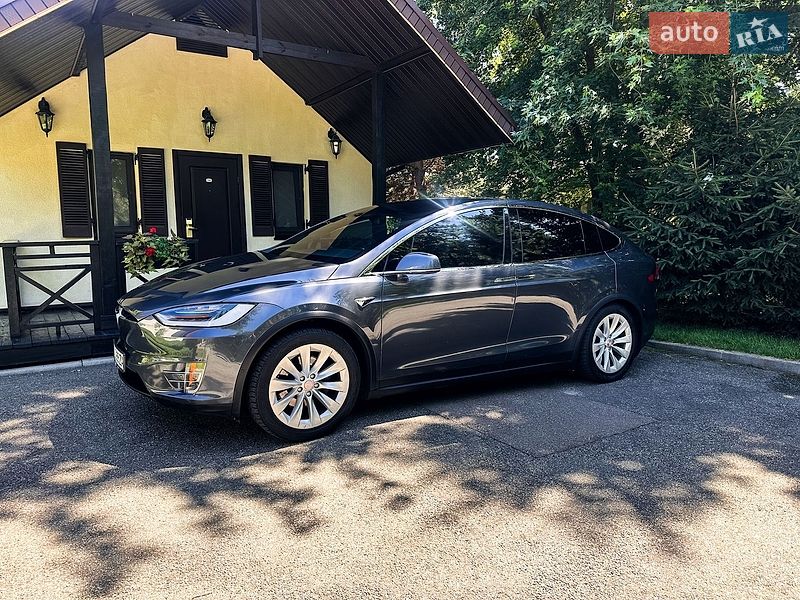 Позашляховик / Кросовер Tesla Model X 2017 в Києві фото 6 Позашляховик / Кросовер Tesla Model X 2017 в Києві
