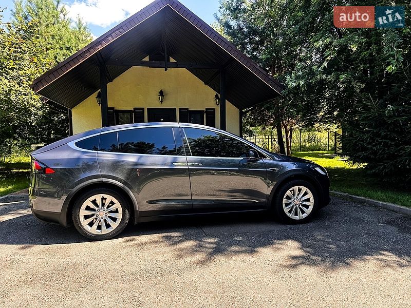 Позашляховик / Кросовер Tesla Model X 2017 в Києві фото 19 Позашляховик / Кросовер Tesla Model X 2017 в Києві