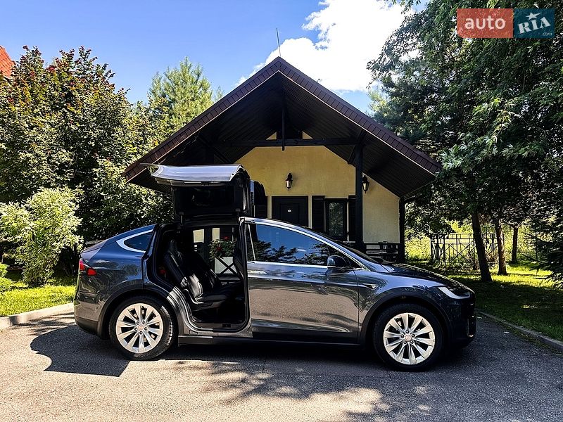 Позашляховик / Кросовер Tesla Model X 2017 в Києві фото 29 Позашляховик / Кросовер Tesla Model X 2017 в Києві