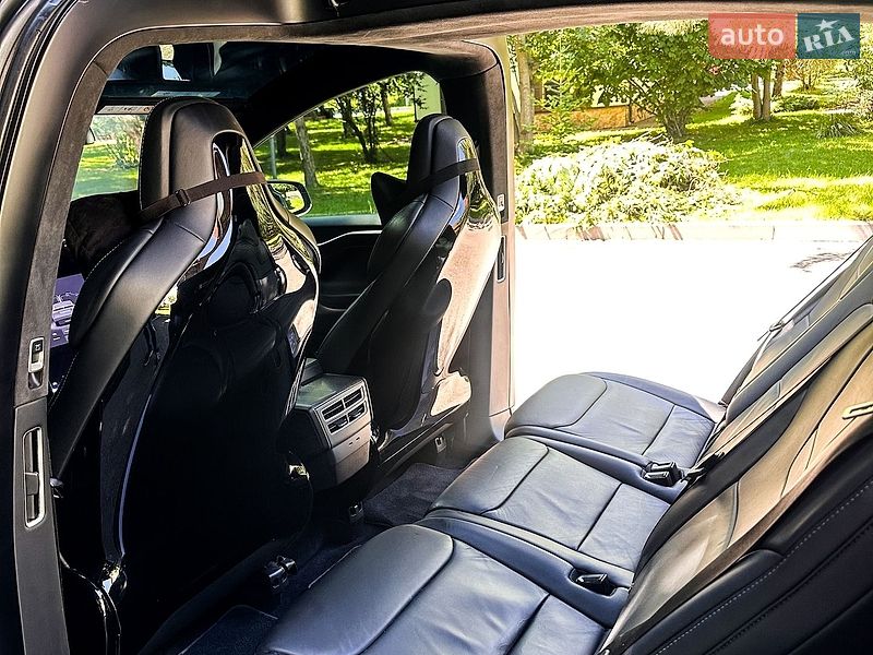 Позашляховик / Кросовер Tesla Model X 2017 в Києві фото 32 Позашляховик / Кросовер Tesla Model X 2017 в Києві