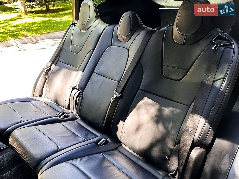 Позашляховик / Кросовер Tesla Model X 2017 в Києві фото 36 Позашляховик / Кросовер Tesla Model X 2017 в Києві