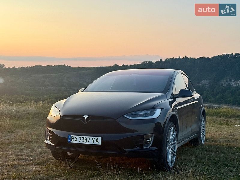 Позашляховик / Кросовер Tesla Model X 2016 в Кам'янець-Подільському