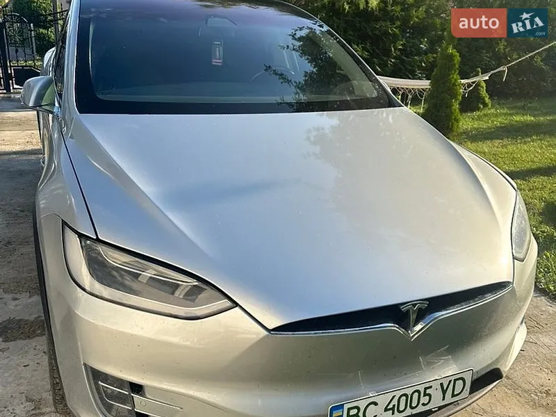 Tesla Model X 2018
