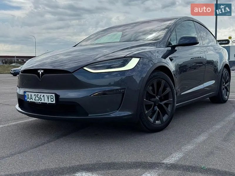 Tesla Model X 2022