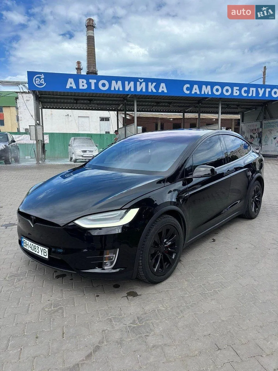 2020 Tesla Model X - фото 1