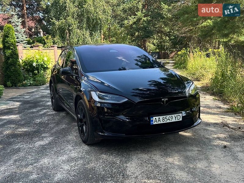 Tesla Model X, фото з оголошення