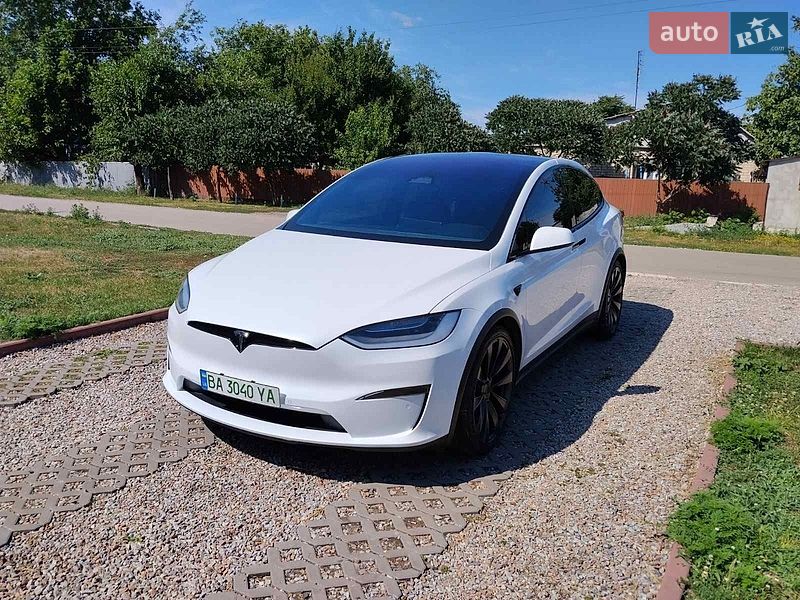 Tesla Model X 2022