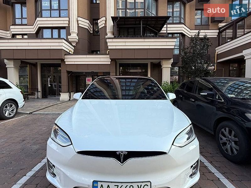 Внедорожник / Кроссовер Tesla Model X 2017 в Киеве