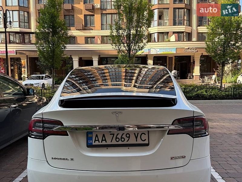Внедорожник / Кроссовер Tesla Model X 2017 в Киеве