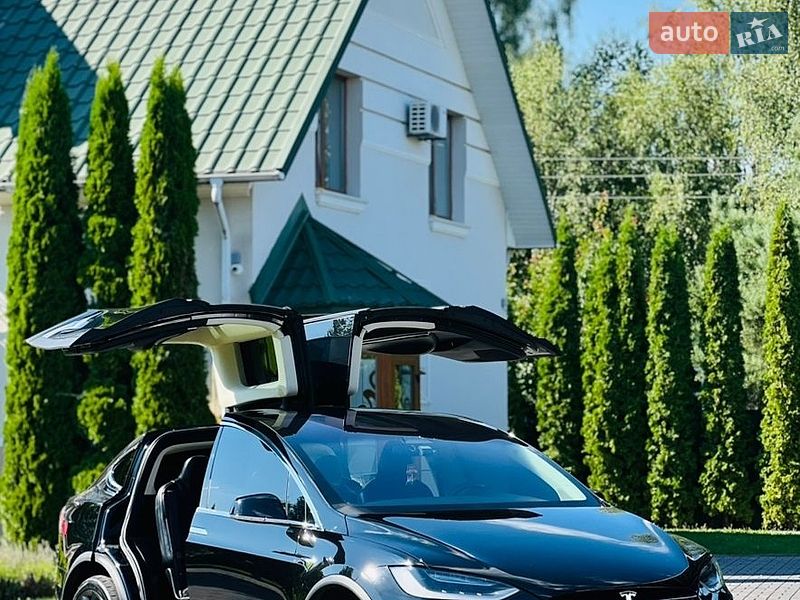 Внедорожник / Кроссовер Tesla Model X 2017 в Луцке