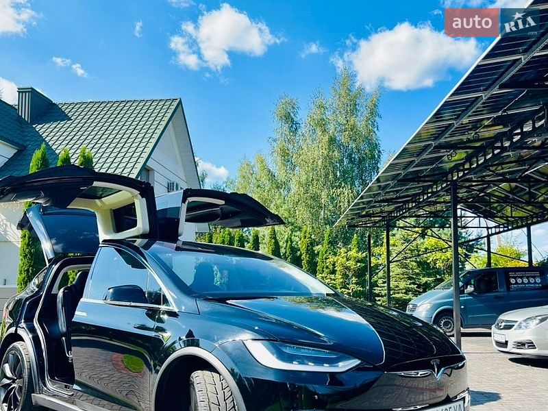 Внедорожник / Кроссовер Tesla Model X 2017 в Луцке