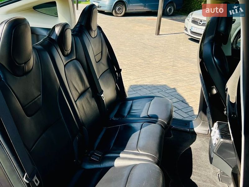 Внедорожник / Кроссовер Tesla Model X 2017 в Луцке